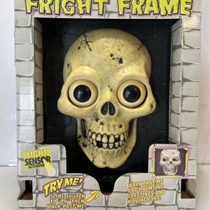 Vintage FRIGHT FRAME Skeleton Moving Eyes LIGHT SENSOR ACTIVATED Original Box